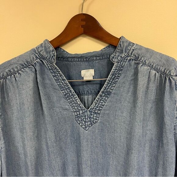 Chicos chambray top with bell sleeve. Size 16/18 - Picture 7 of 11